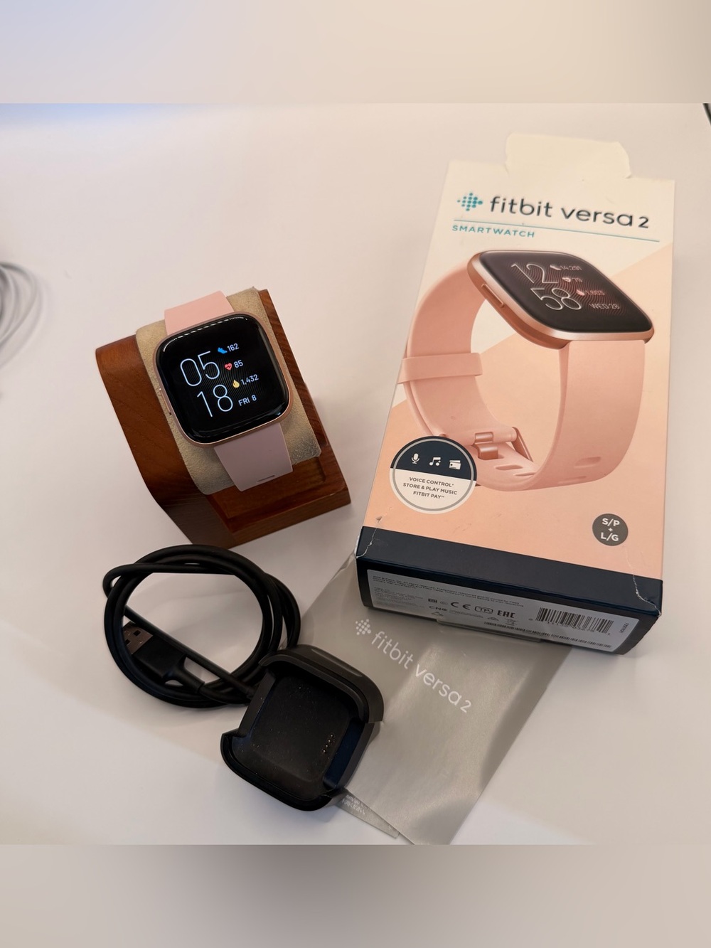 Fitbit Versa 2 (full set, tested, Charger included)